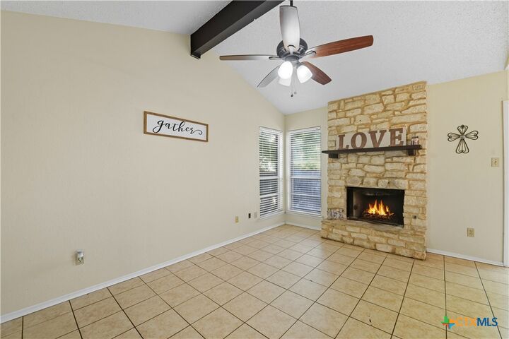 Property Photo:  1231 Royal Crest Drive  TX 76549 