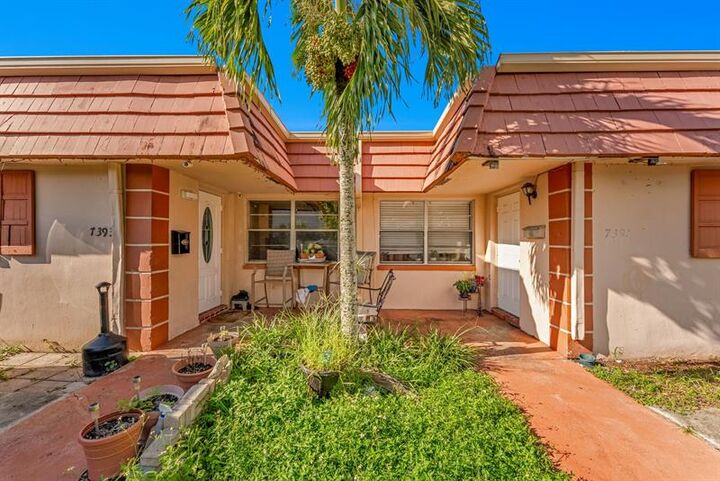 7391 NW 76th St  Tamarac FL 33321 photo