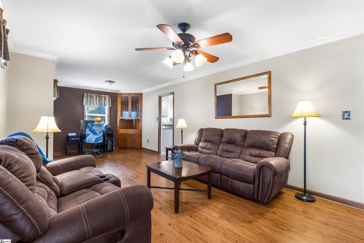 Property Photo: 108 Edgewood Drive SC 29360