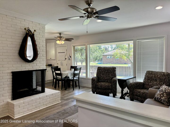 Property Photo:  1723 Windsor Place  MI 48910 
