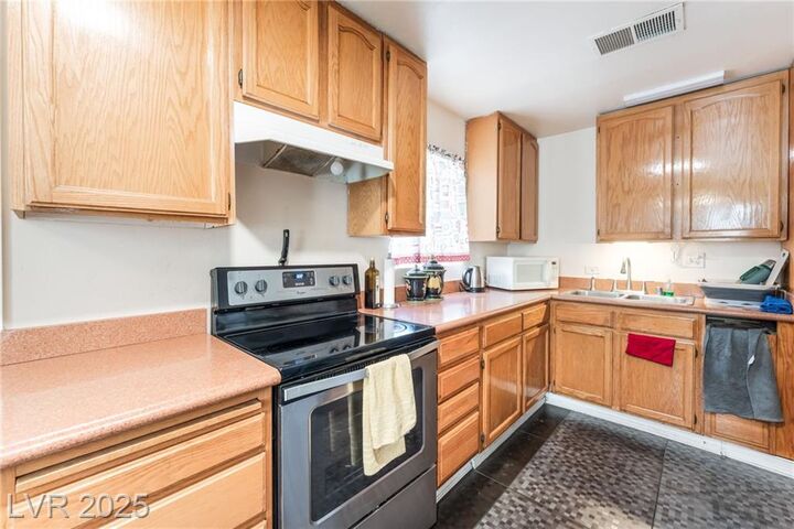Property Photo: 2214 Daley Street NV 89030