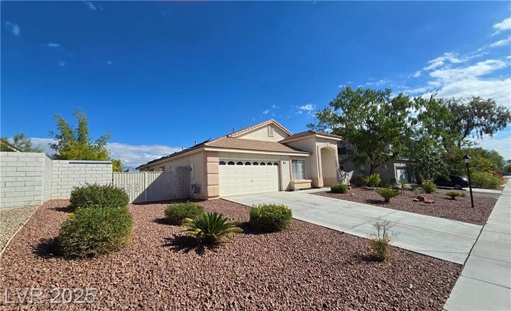 Property Photo: 8492 Brody Marsh Avenue NV 89143