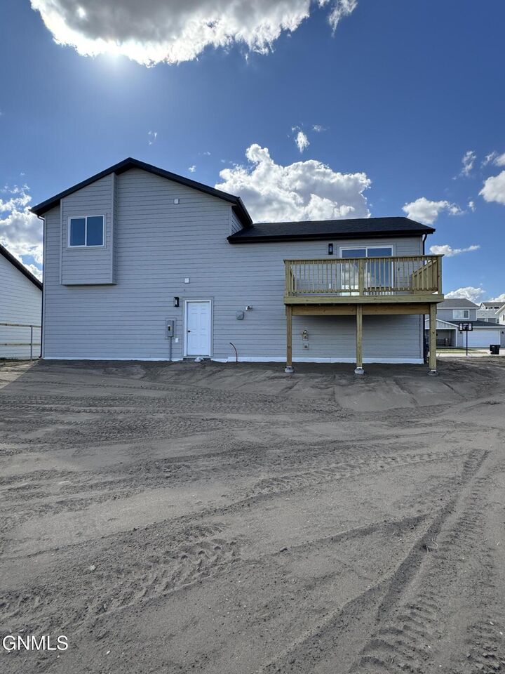 Property Photo:  1206 9th Street SW  ND 58854 