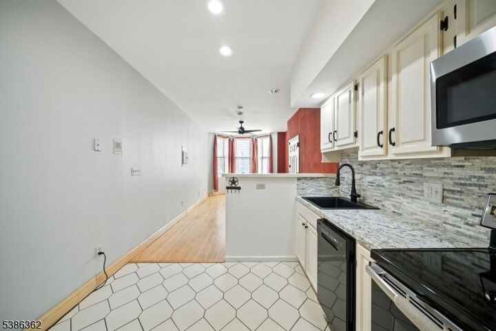 Property Photo:  224 48th Street 1G  NJ 07087 
