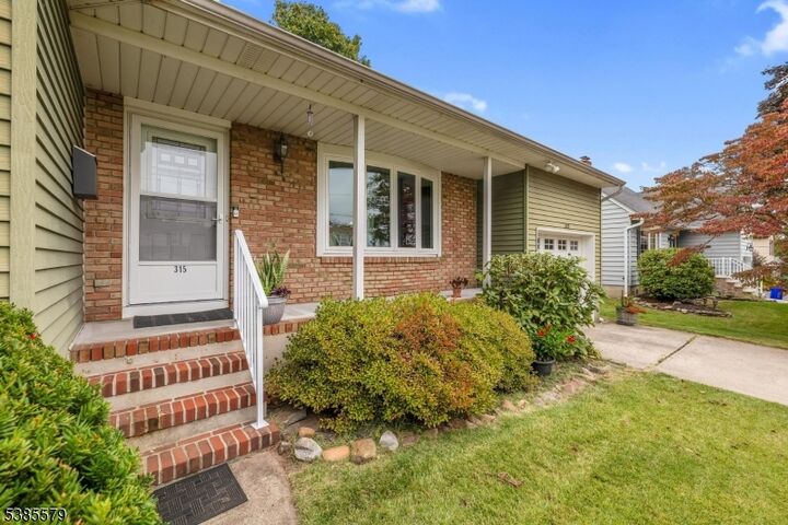 Property Photo:  315 Dailey Pl  NJ 08835 