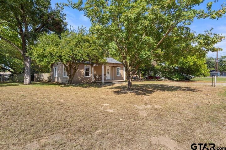 Property Photo:  107 Mallory St  TX 75771 