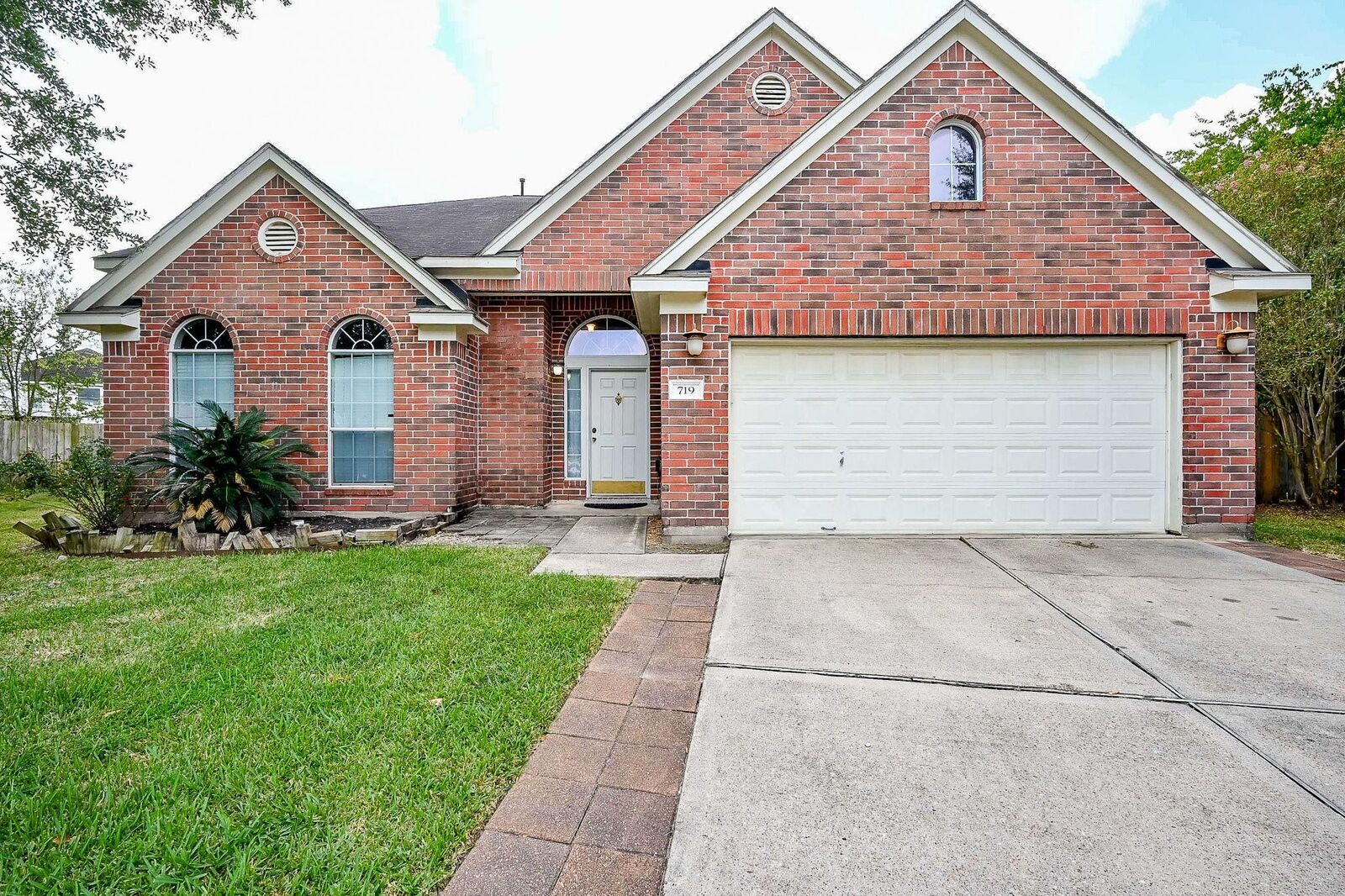 Property Photo: 719 Winter Pines Court TX 77373
