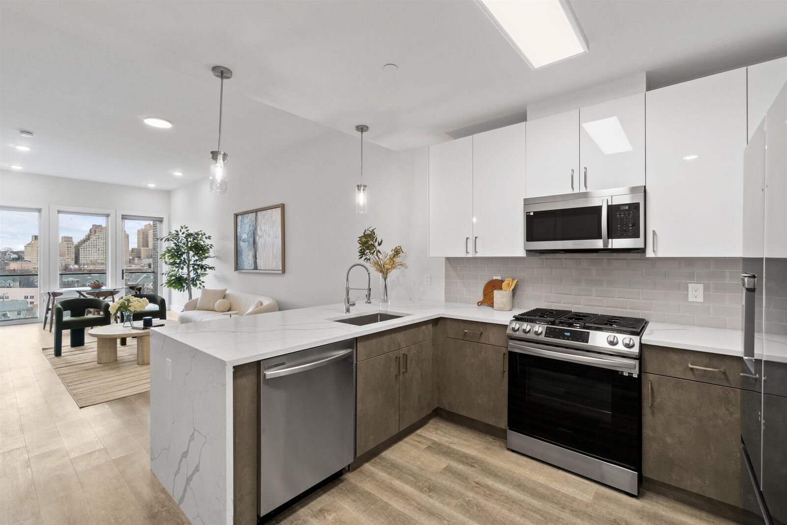 Property Photo:  412 Whiton St 502  NJ 07304 