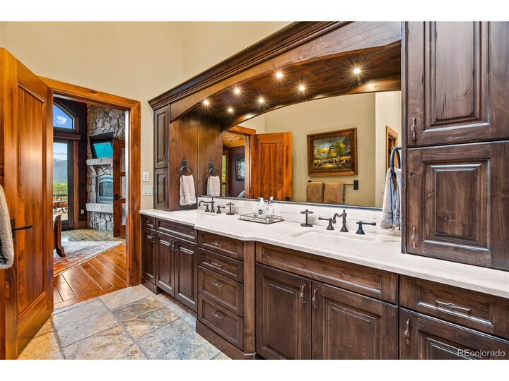 Property Photo:  31 Pinnacle Ln  CO 80435 