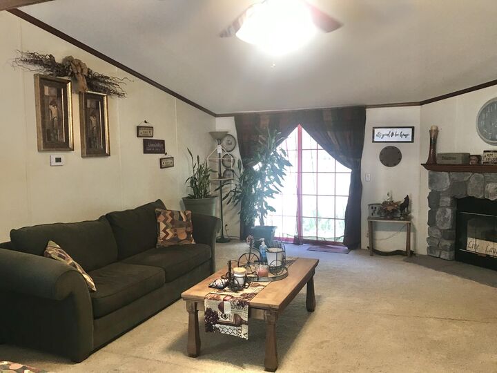 Property Photo: 686 Ky-827 KY 41144