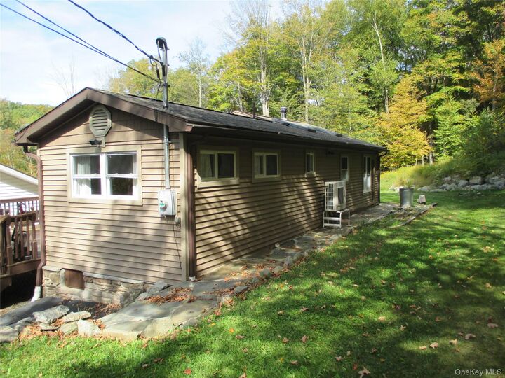 Property Photo:  18 Ashlee Meadow Road  NY 10990 