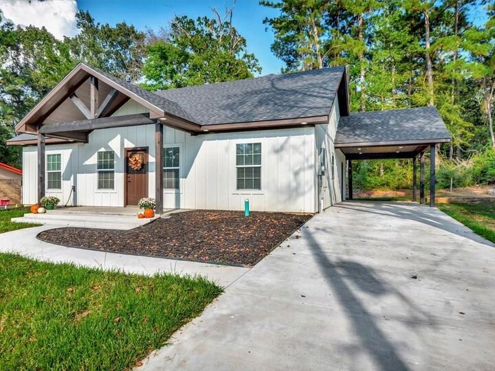 Property Photo: 548 St Clair Street TX 75901