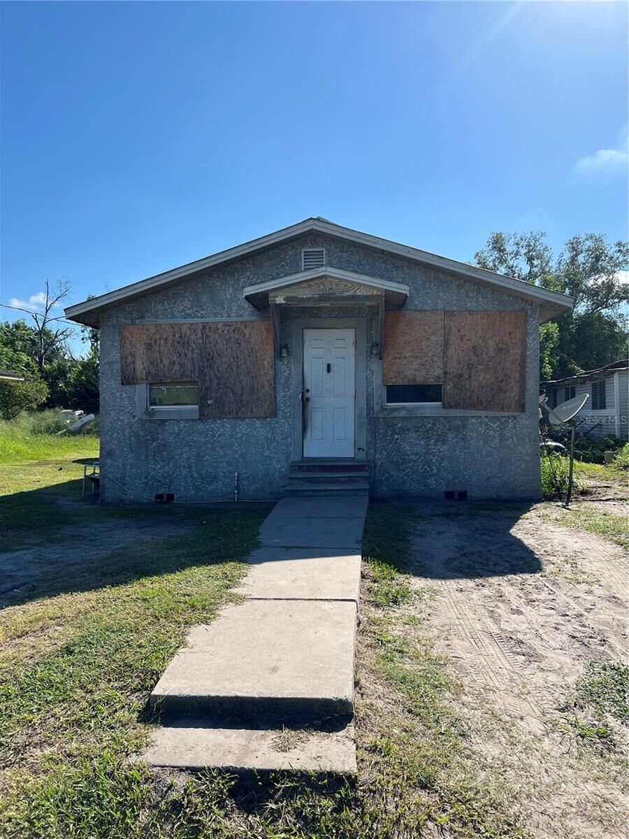 Property Photo:  219 Alabama Avenue  FL 34266 