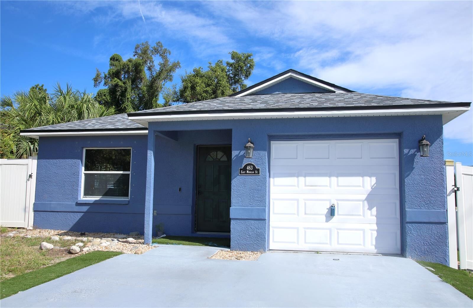 Property Photo: 463 E Morgan Street FL 34689