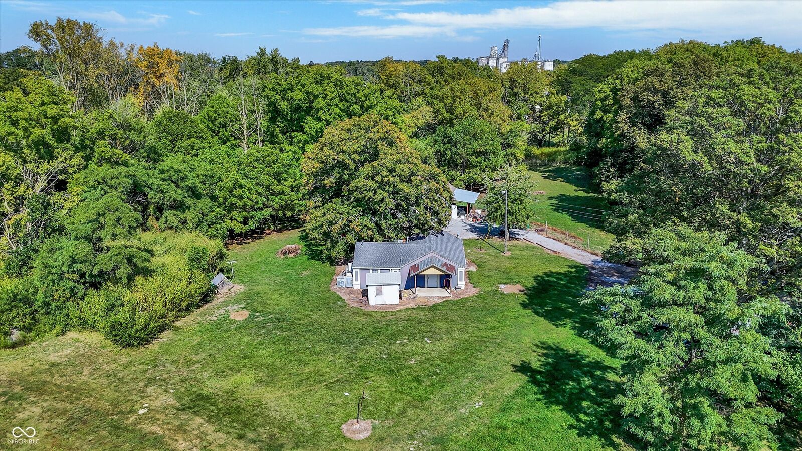 Property Photo: 406 W Linden Street IN 46035