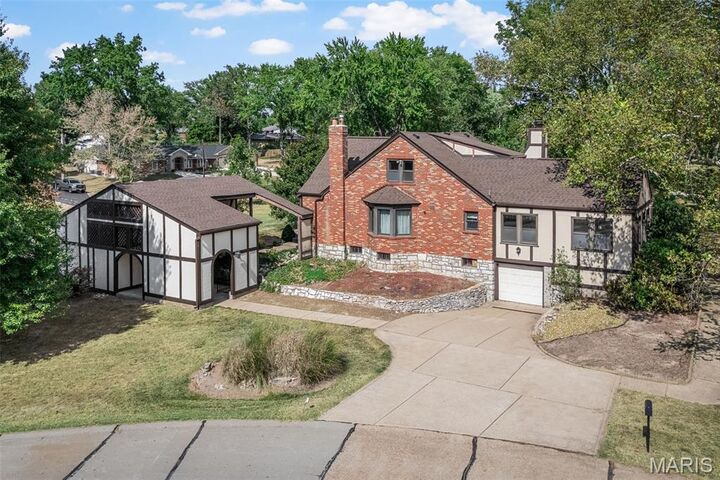 10000 Hilltop Drive  St Louis MO 63128 photo