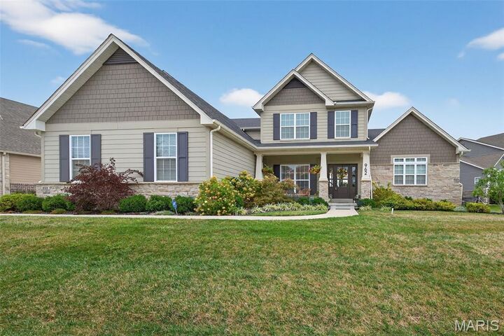 962 Silver Buck Lane  Chesterfield MO 63005 photo