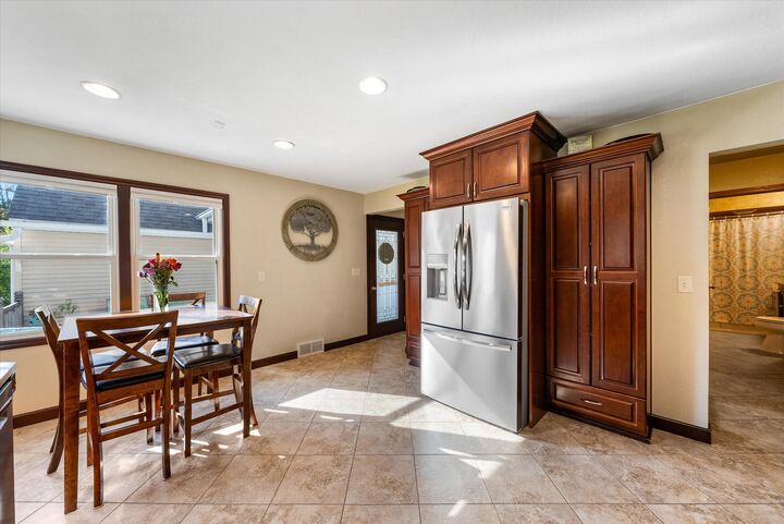 Property Photo:  260 S Silverbrook Dr  WI 53095 