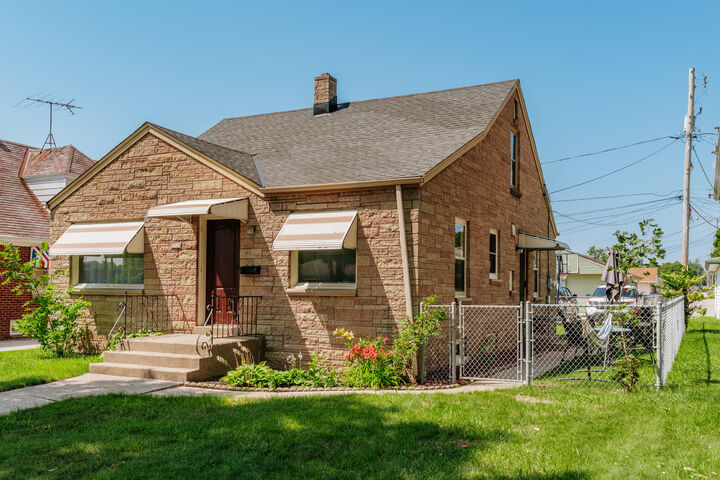 2520 W Morgan Ave  Milwaukee WI 53221 photo