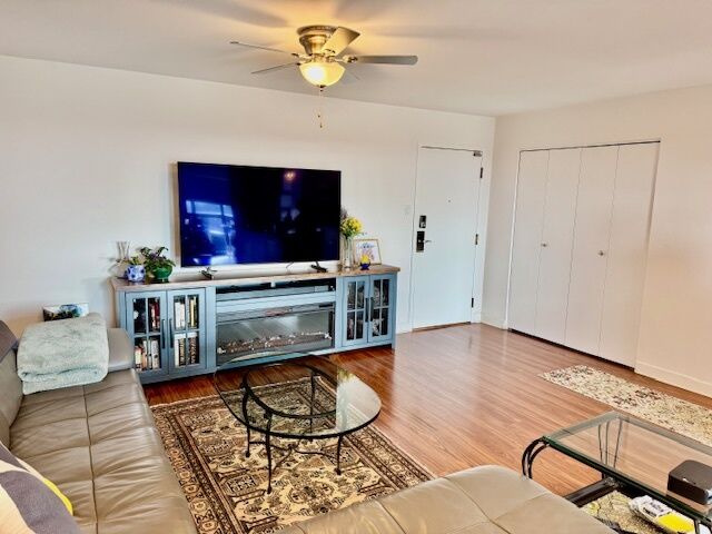 Property Photo:  701 Forum Square 609  IL 60025 