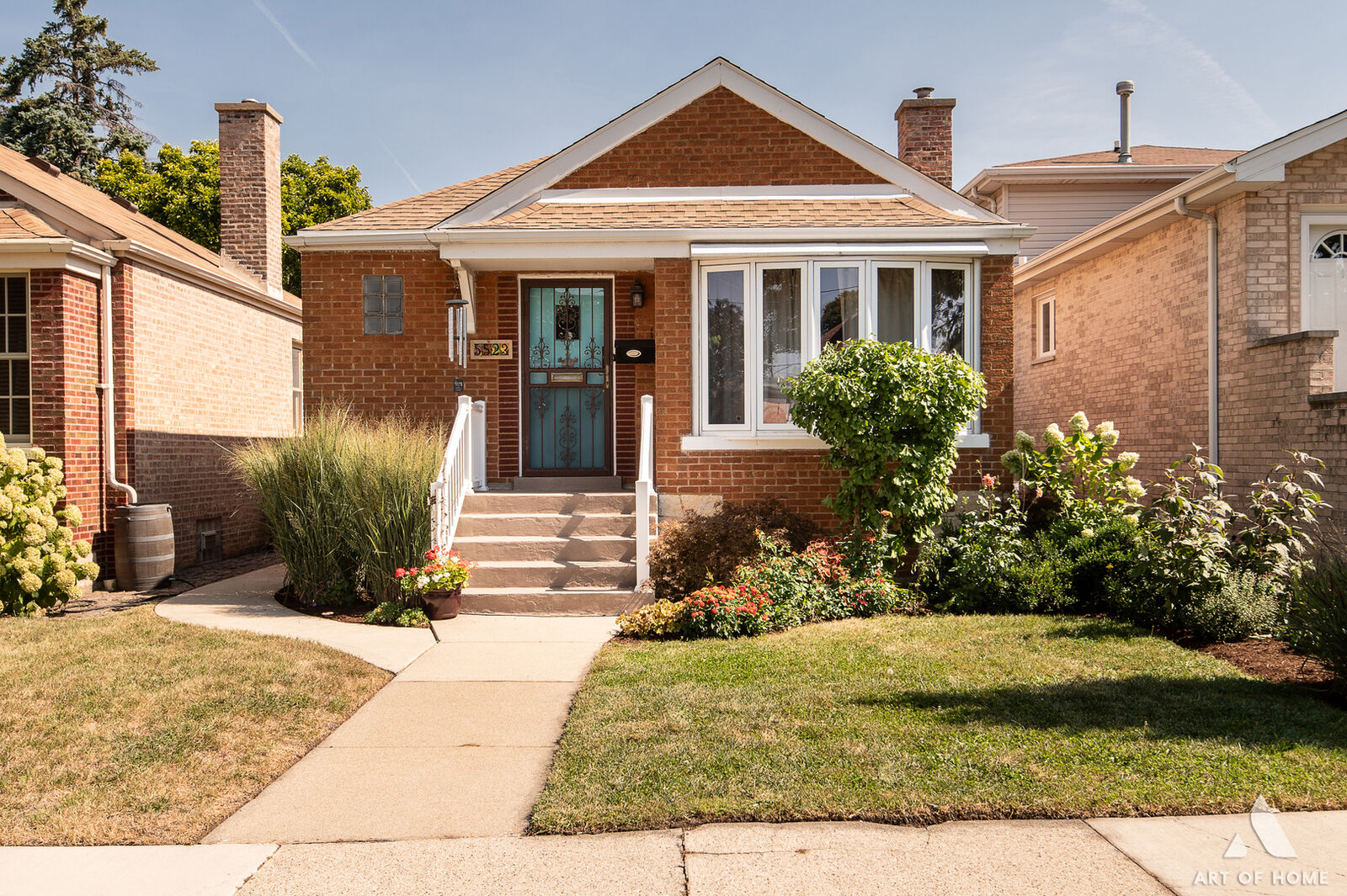 Property Photo:  5523 S Neenah Avenue  IL 60638 