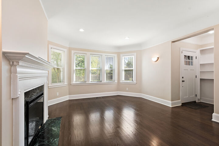 Property Photo:  9400 S Charles Street  IL 60643 