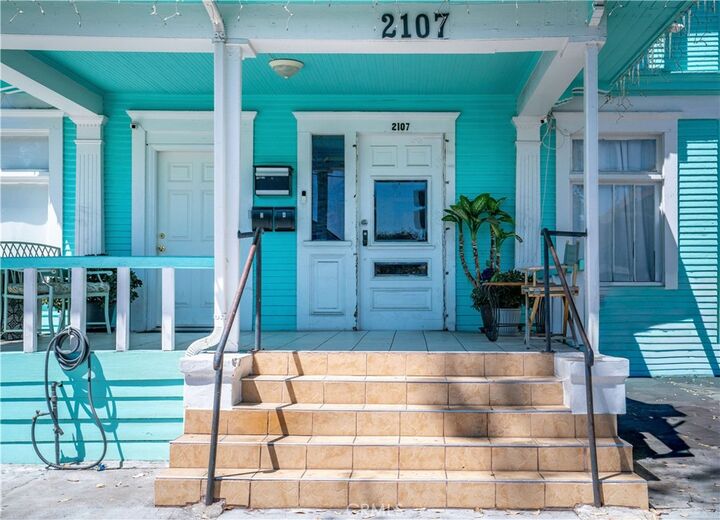 Property Photo:  2107 S Union Avenue  CA 90007 