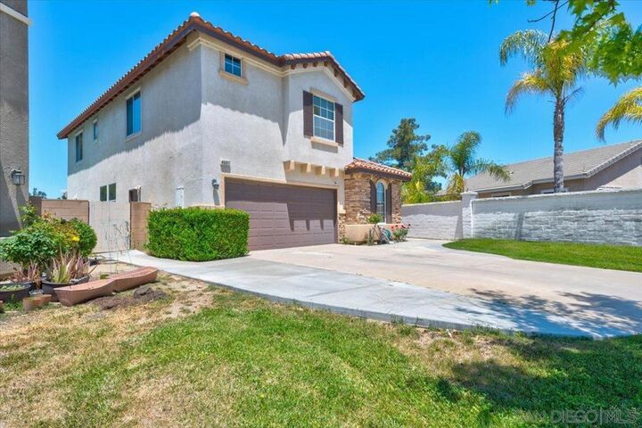 Property Photo:  45377 Aguila Ct  CA 92592