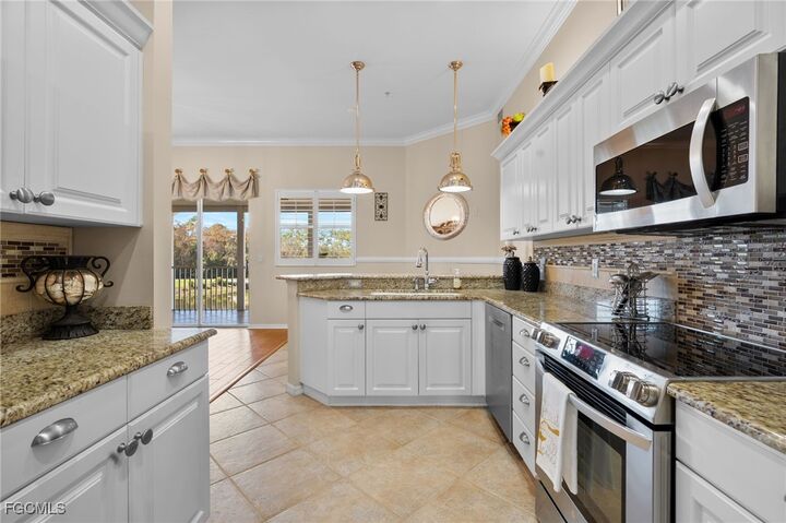 Property Photo:  945 Eastham Way H202  FL 34104 