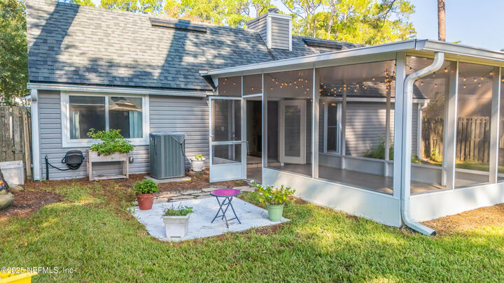 Property Photo:  10247 Pine Breeze Road W  FL 32257 