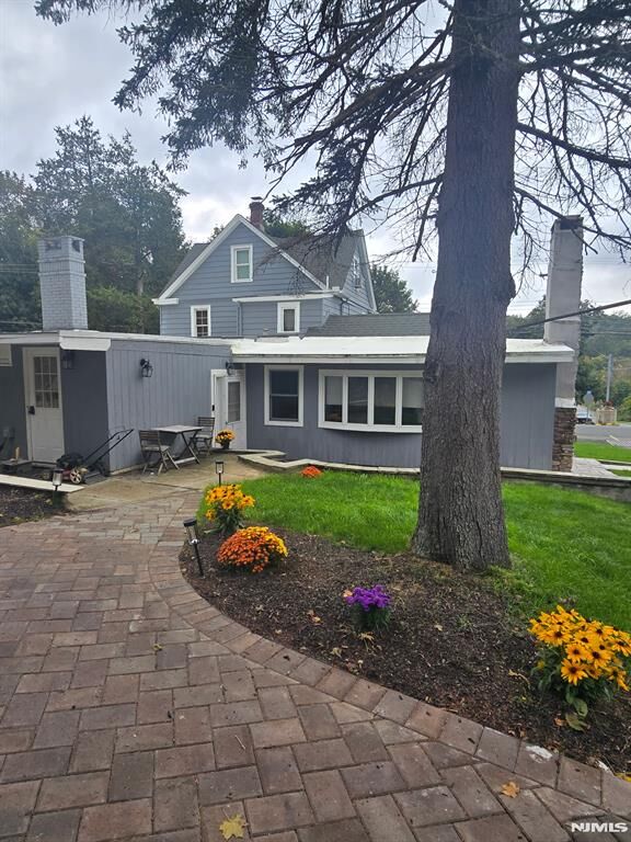 Property Photo:  716 Glen  NJ 07871 