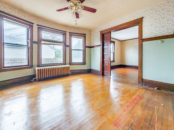 Property Photo:  417 4th Avenue NE  MN 55413 