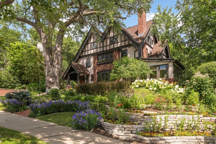 2109 James Avenue S  Minneapolis MN 55405 photo