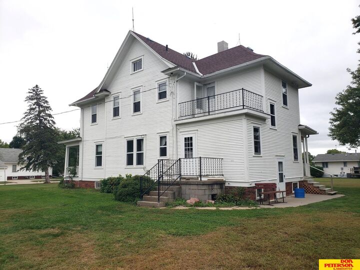 Property Photo:  708 2nd Street  NE 68784 