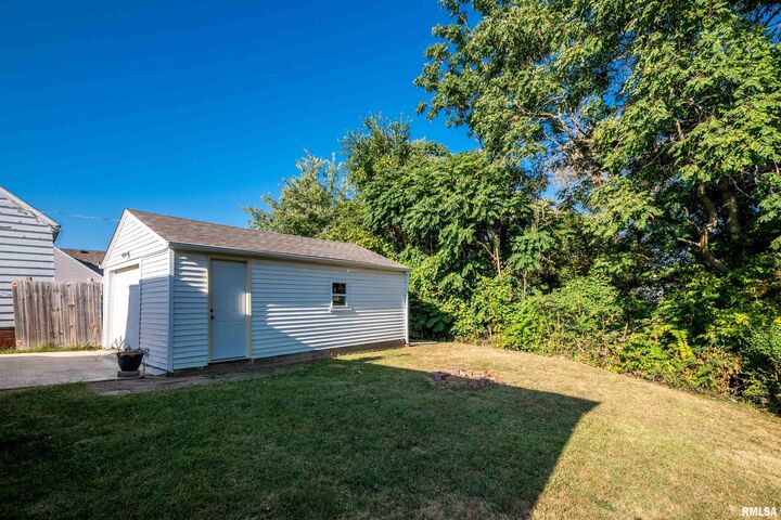 Property Photo:  225 S Thorncrest Avenue  IL 61610 