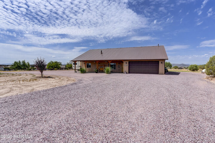 Property Photo:  24720 N Rj Way  AZ 86334 
