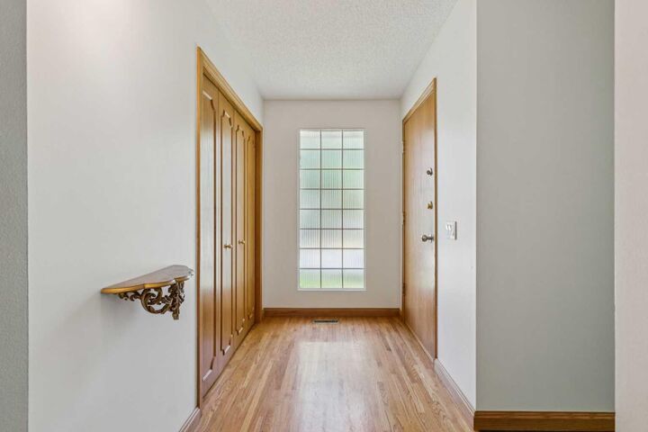 Property Photo:  5031 Vienna Drive NW  AB T3A 0W8 