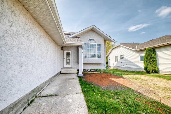 Photo de la propriété: 6216 Douglas Place AB T4H 1V8