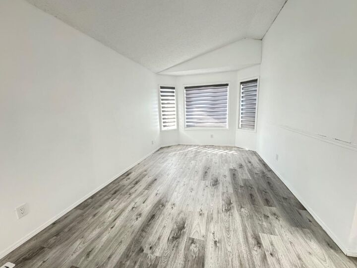 Property Photo:  98 Tarawood Road NE  AB T3J 5B2 