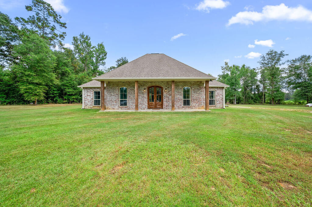 Property Photo: 199 Henry Burnett Loop LA 70634