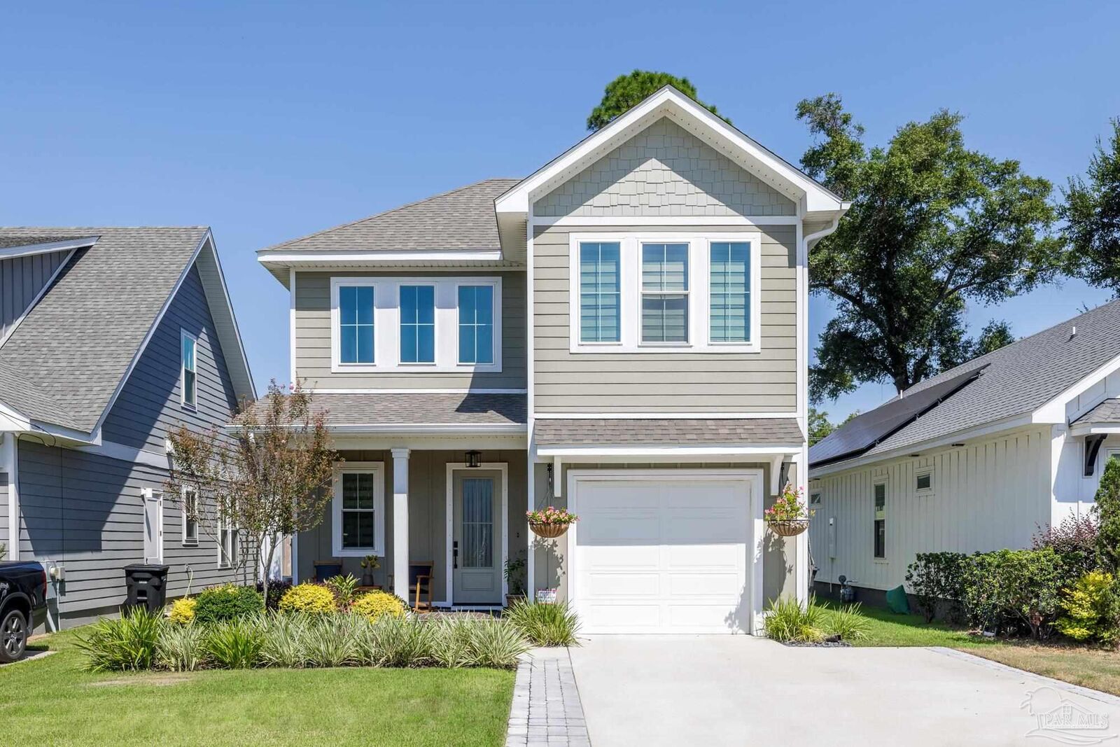 Property Photo: 1308 E Cross St FL 32503