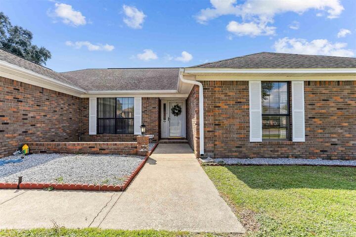 Property Photo: 2369 Amelia Ln FL 32526