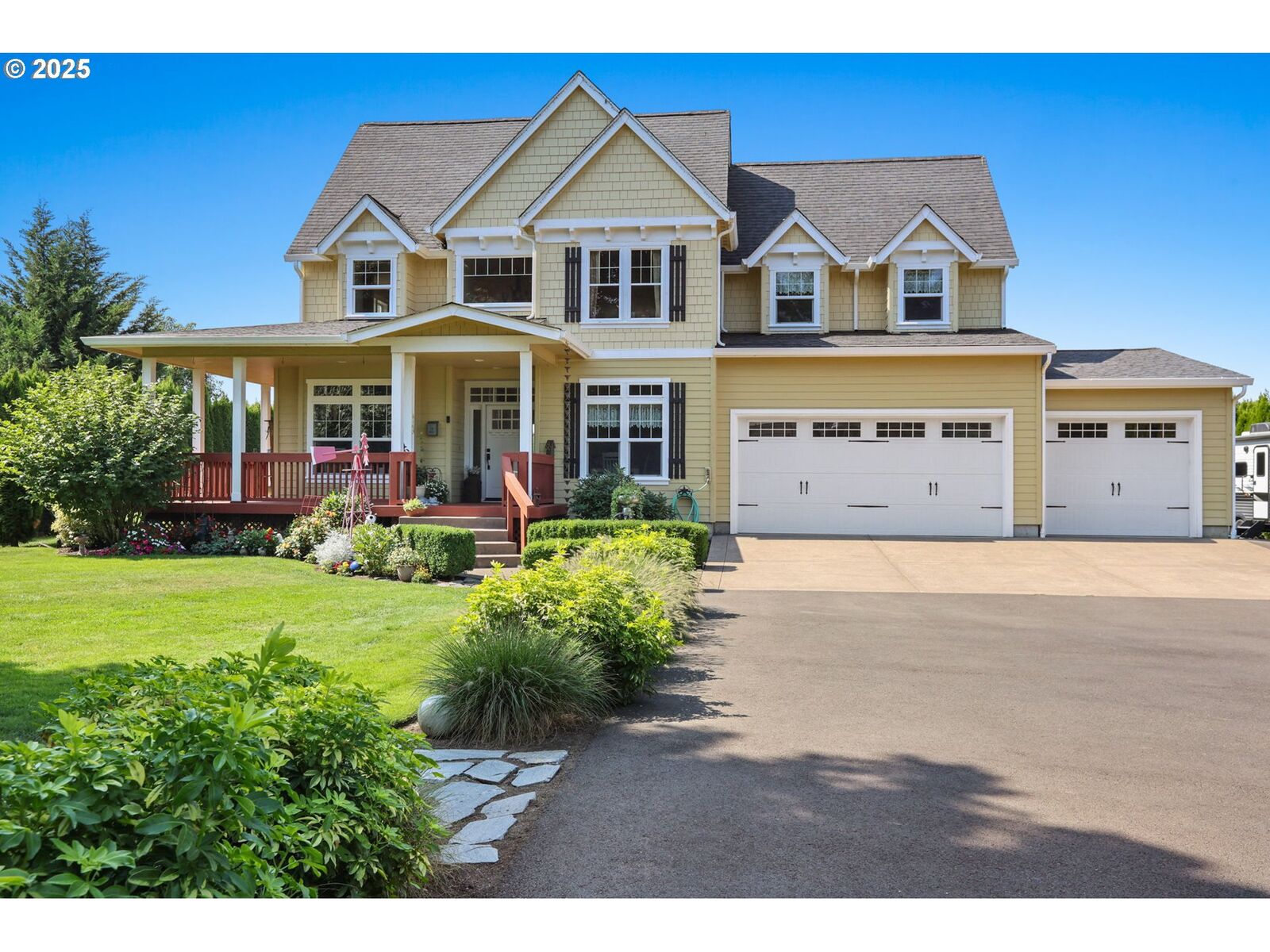 Property Photo:  2011 River Loop 1  OR 97404 