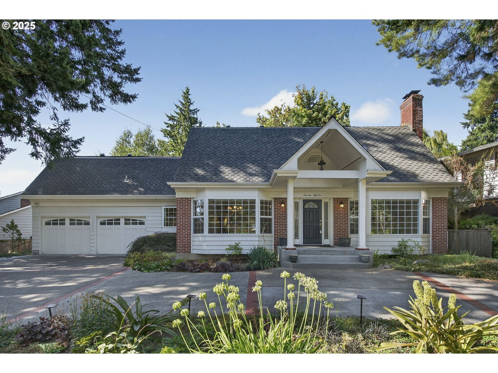 Property Photo:  7055 SW Canyon Dr  OR 97225 