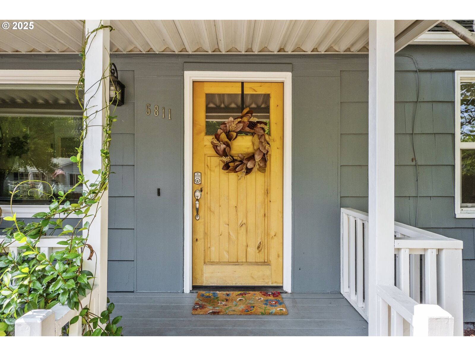 Property Photo: 5811 SE 23rd Ave OR 97202