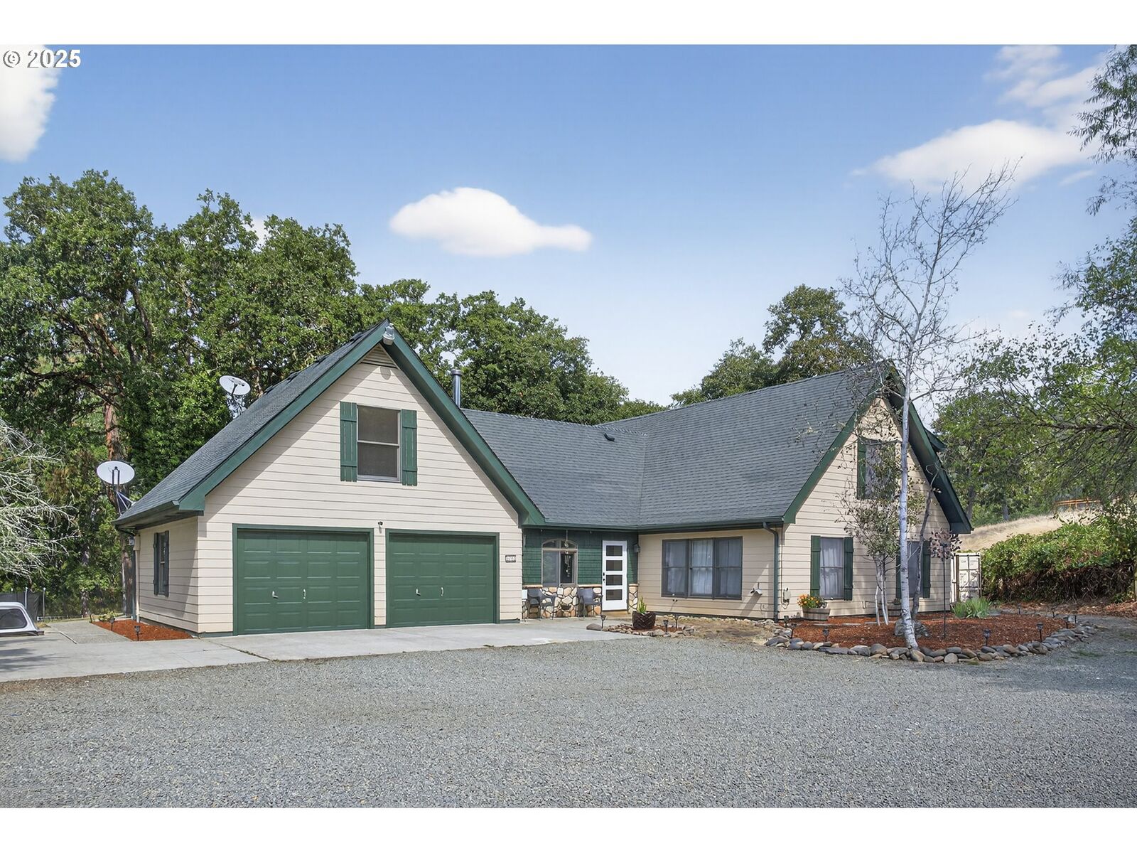 Property Photo:  6743 North Bank Rd  OR 97470 