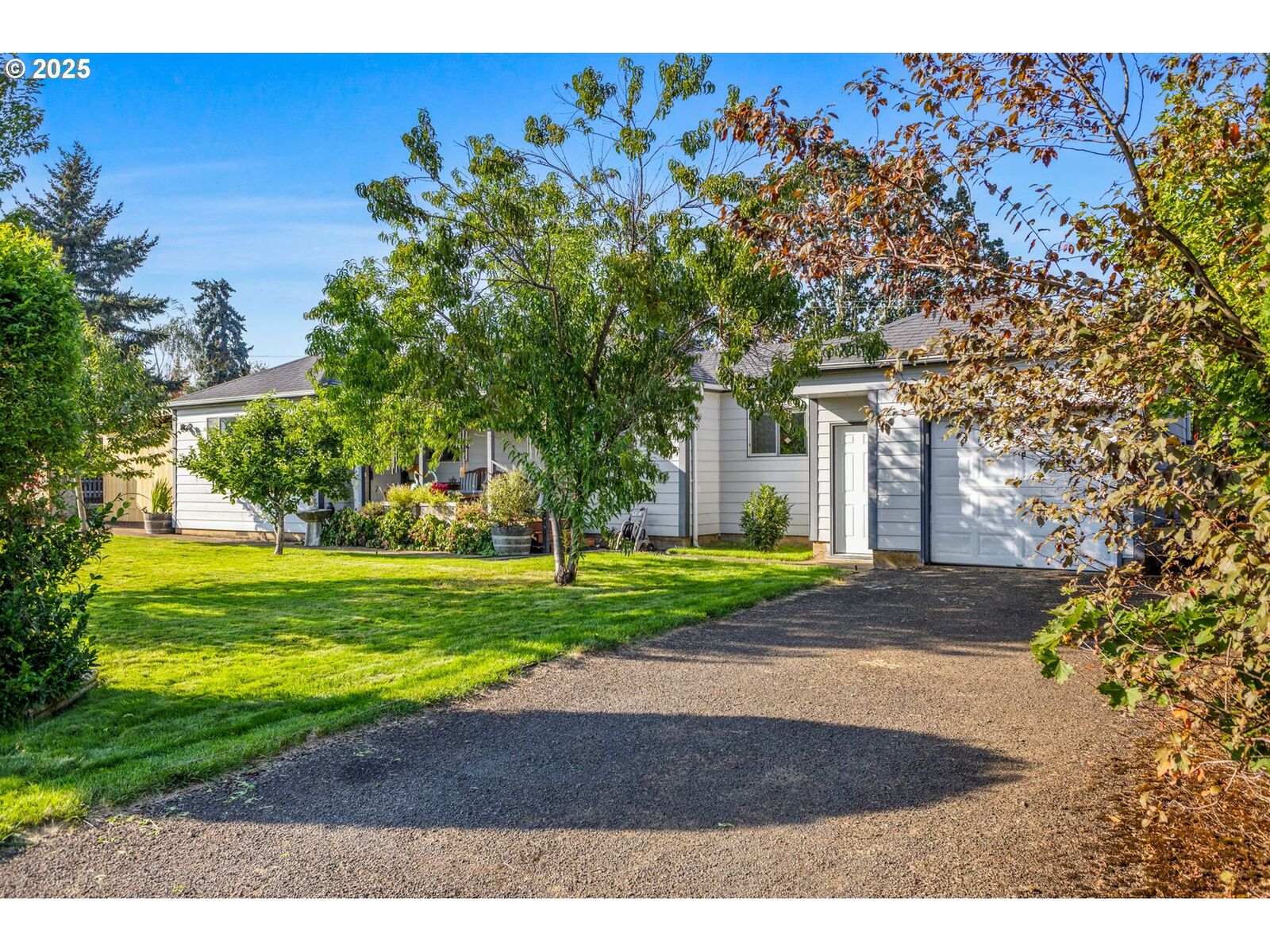 Property Photo: 192 NW Denton Ave OR 97338