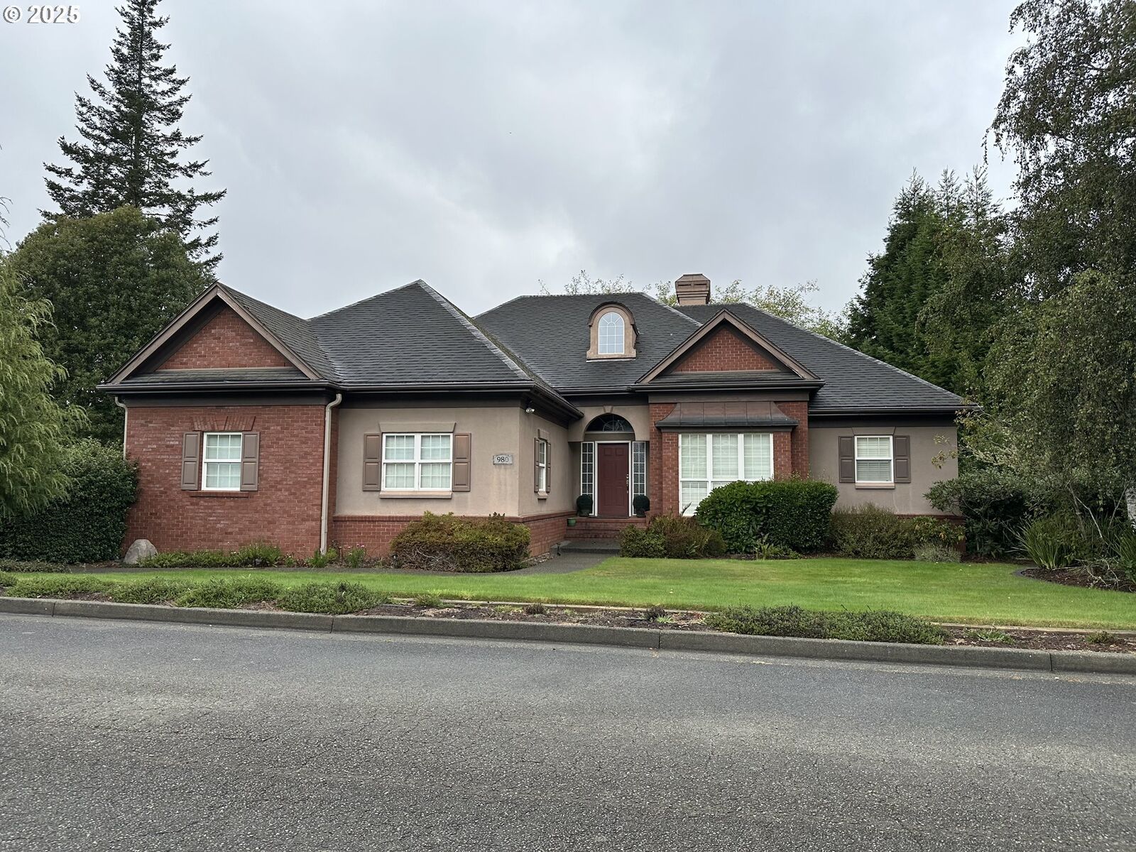 Property Photo: 980 Brooke Ln OR 97415