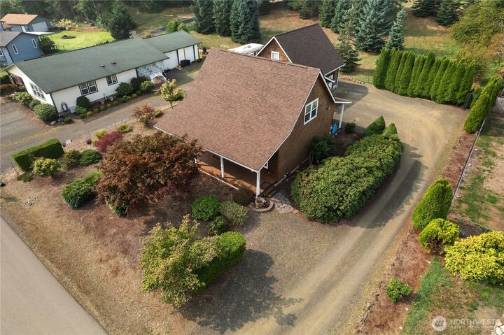 Property Photo:  141 E Fairfield Court  WA 98584 