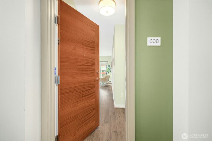Property Photo:  1760 NW 56th Street 608  WA 98107 